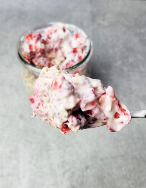 Freeze-Dried Strawberries Overnight Oats Recipe