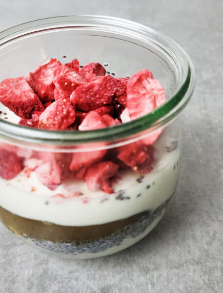 Freeze-Dried Strawberries Overnight Oats Recipe