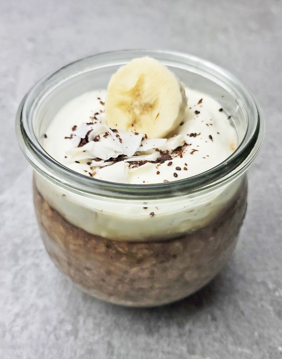 Chocolate Banana Overnight Oats Recipe [with video]