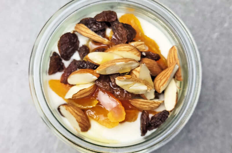 Dried Apricot & Raisin Overnight Oats