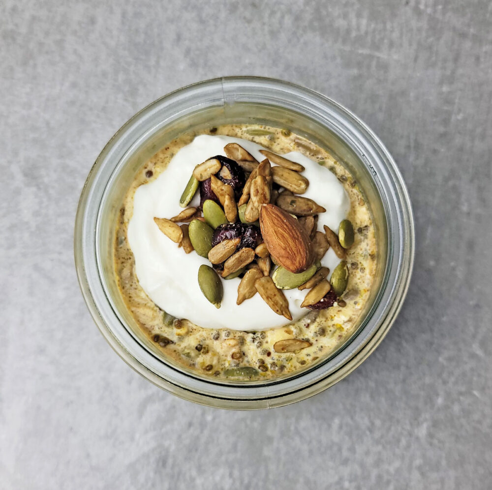 Healthy Overnight Oats Recipe: with nutritional yeast ✔