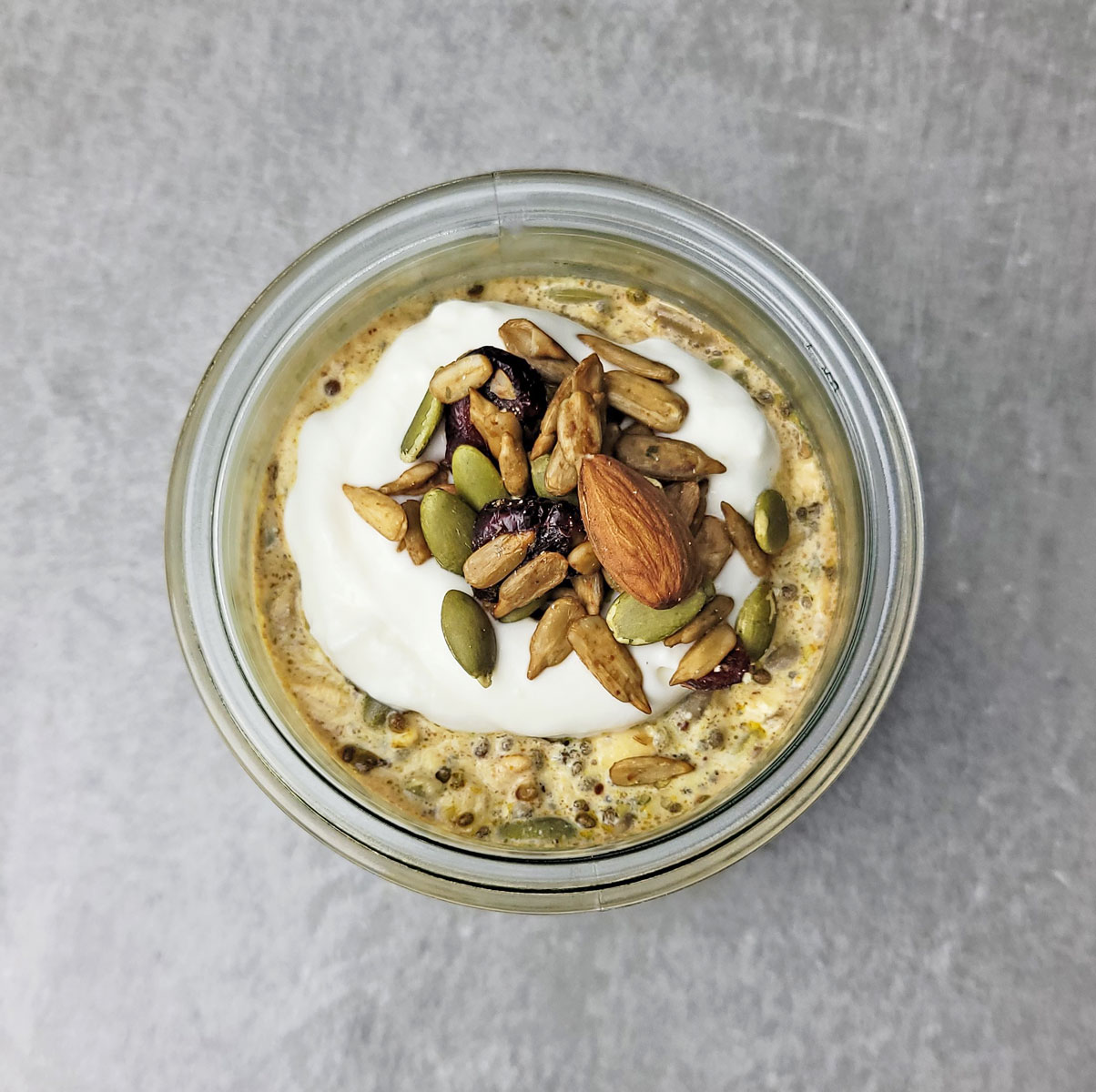 Healthy Overnight Oats Recipe: with nutritional yeast - Make Overnight Oats