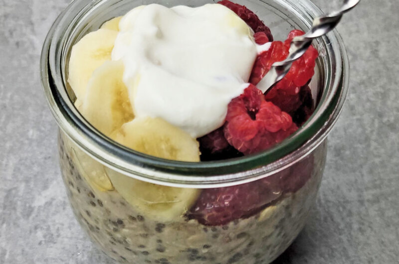 Raspberry & Banana Overnight Oats Recipe - Make Overnight Oats