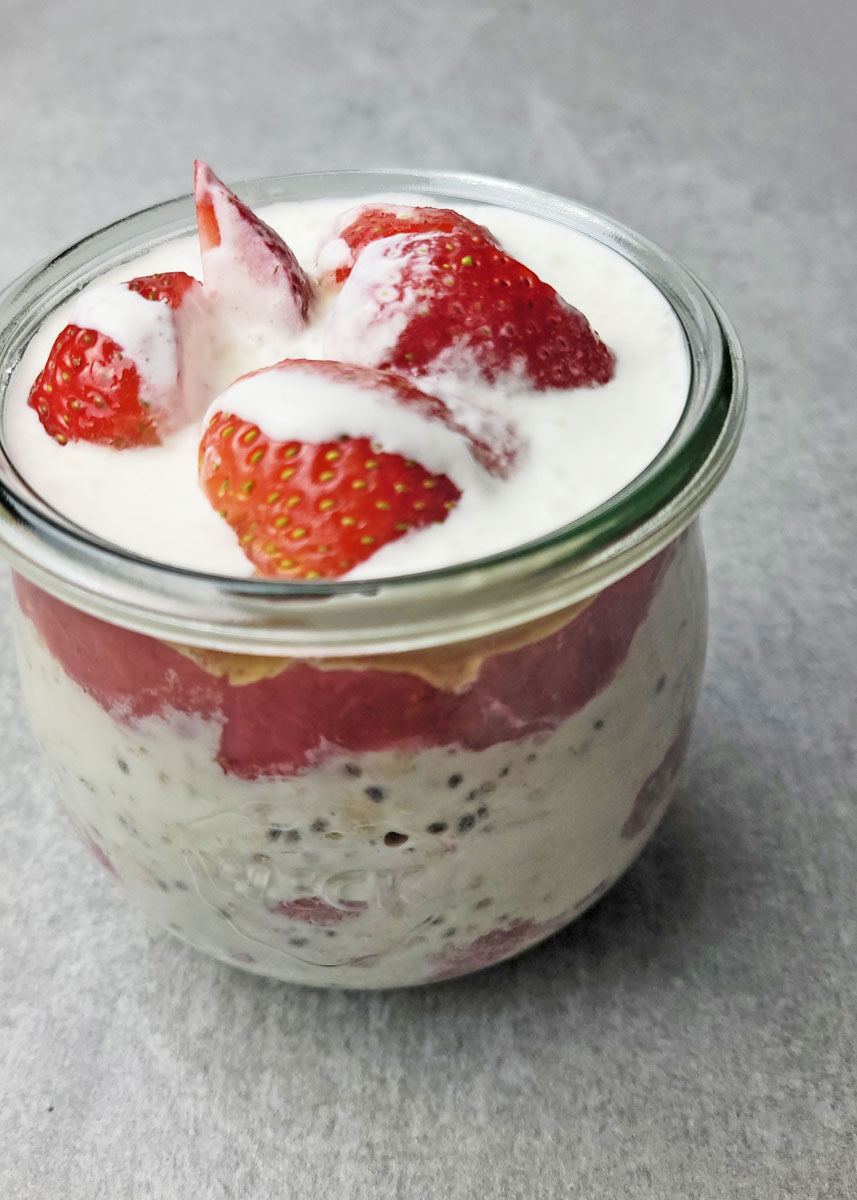 Strawberries & Cream Overnight Oats Recipe