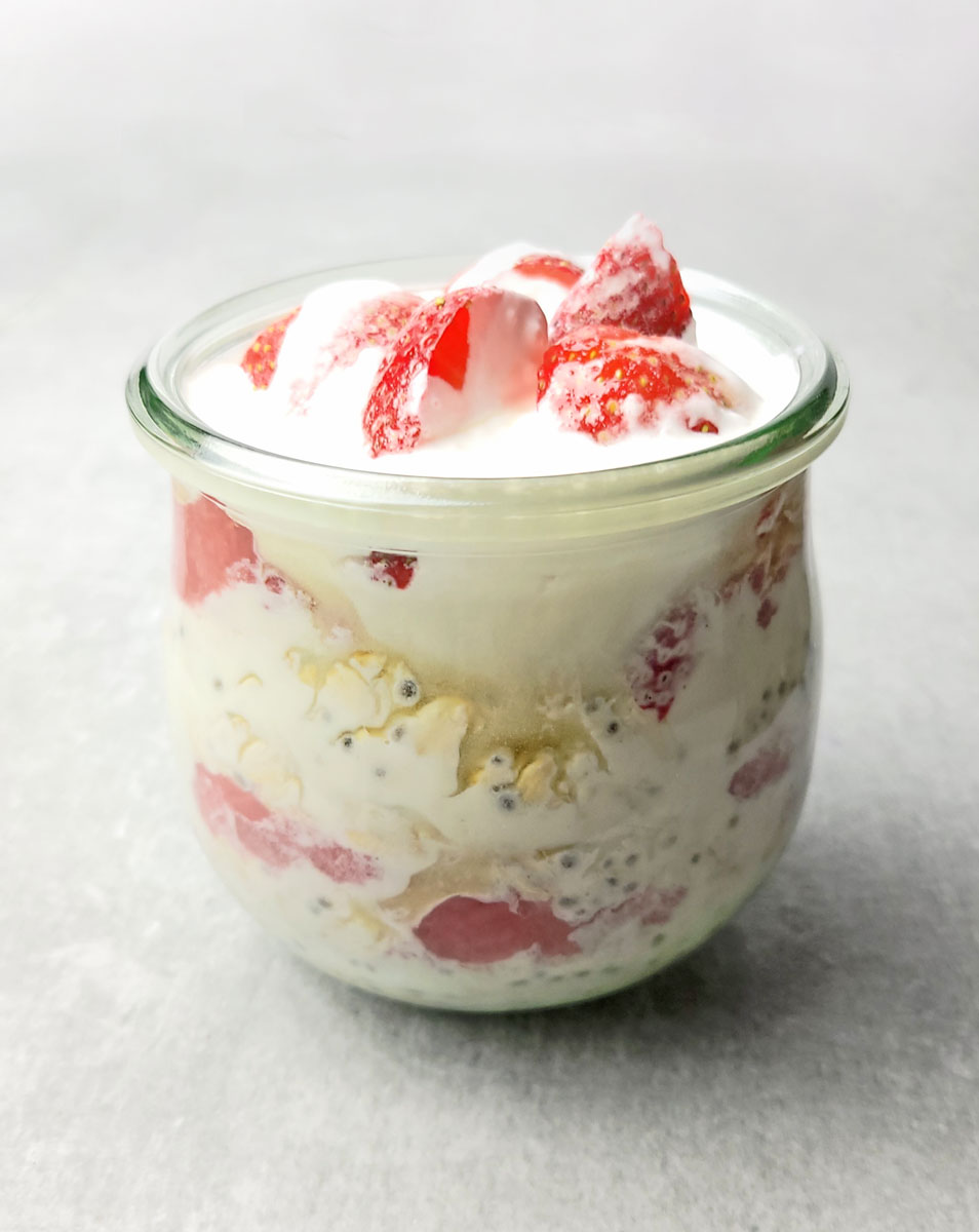 Strawberries & Cream Overnight Oats Recipe