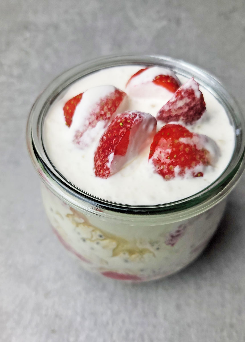 Strawberries & Cream Overnight Oats Recipe