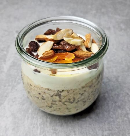 Apricot & Raisin Overnight Oats