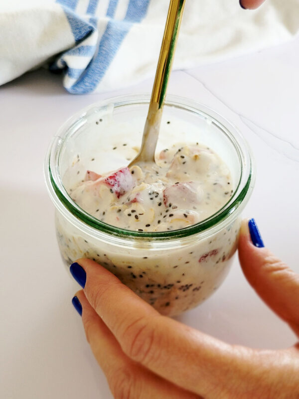 How To Make Strawberry Overnight Oats