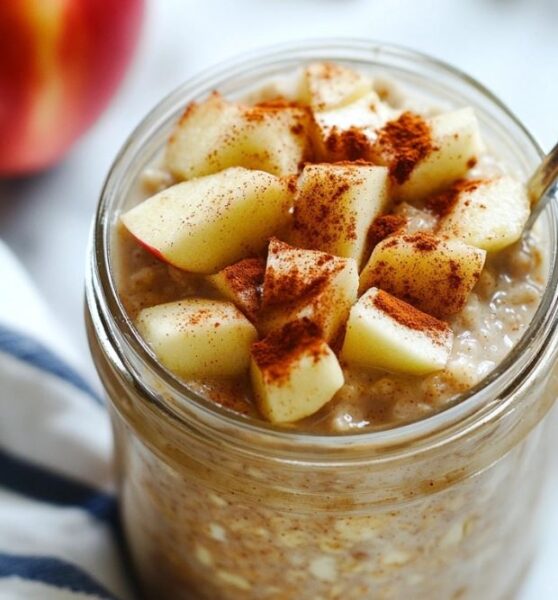 Apple Cinnamon Overnight Oats