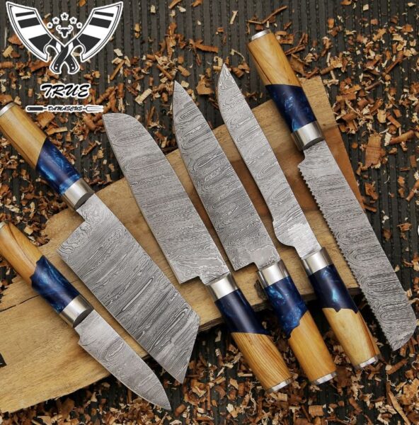 True Damascus Knives
