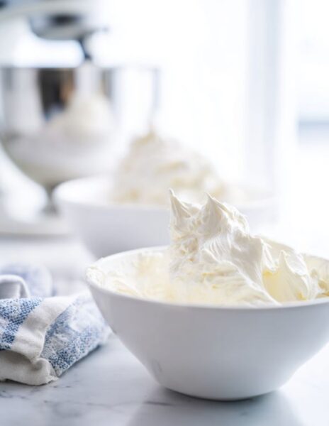 How to make whipped butter with garlic powder