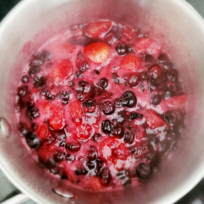 how to make mixed berry compote