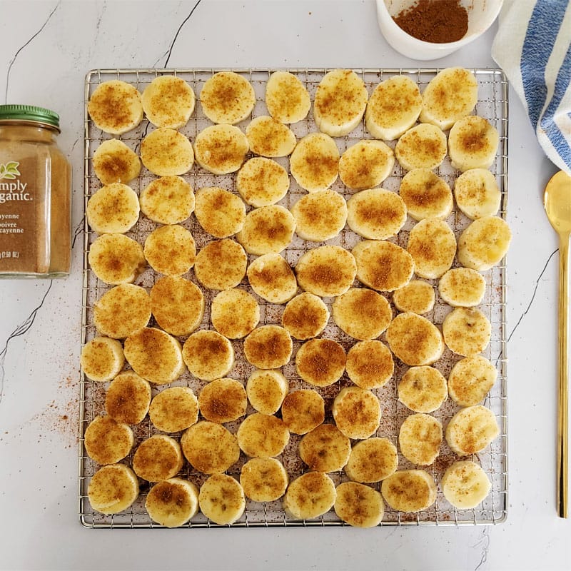 sprinkle banana chips with cayenne mixture