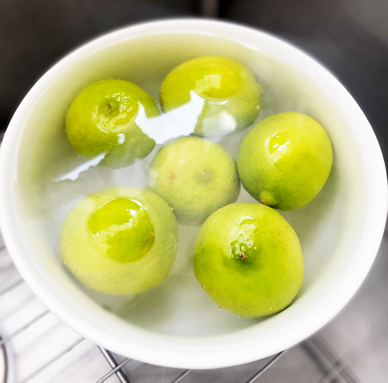 Wash the limes well and dry them fully
