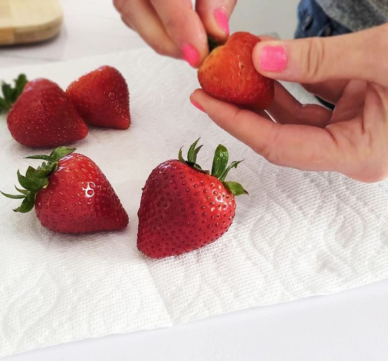how to make strawberry vinaigrette