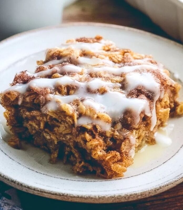 Cinnamon Roll Baked Oatmeal