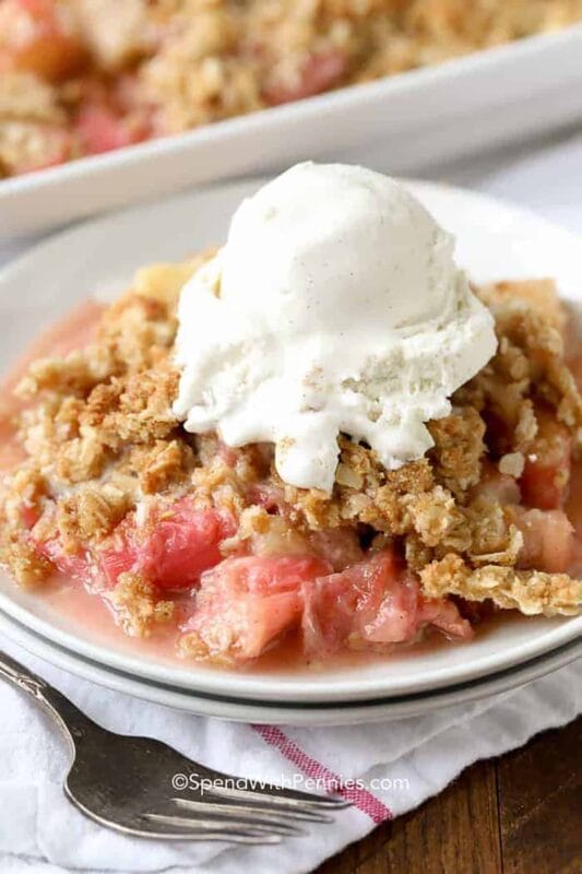 Easy Rhubarb Crisp