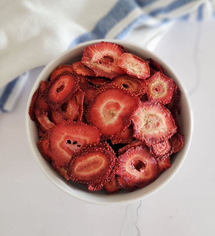 how to dehydrate strawberries