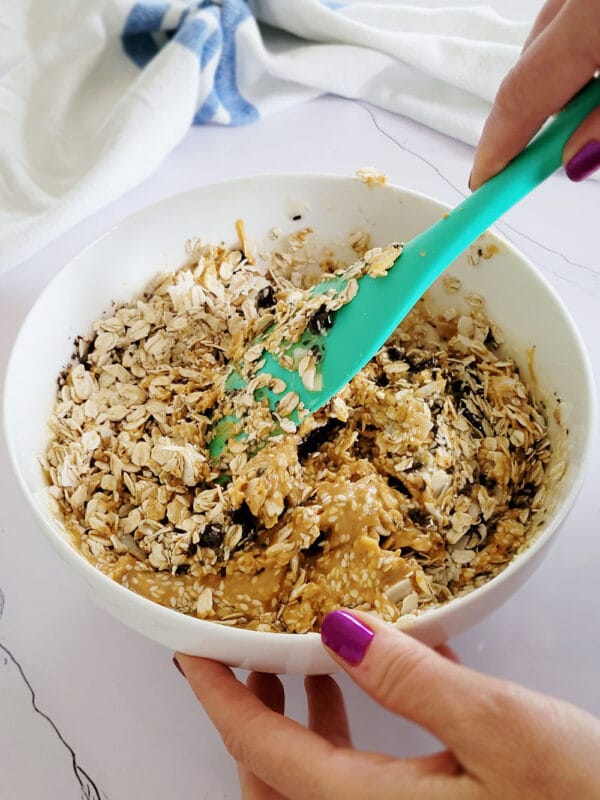 Mix everything very well until the ingredients are fully combined