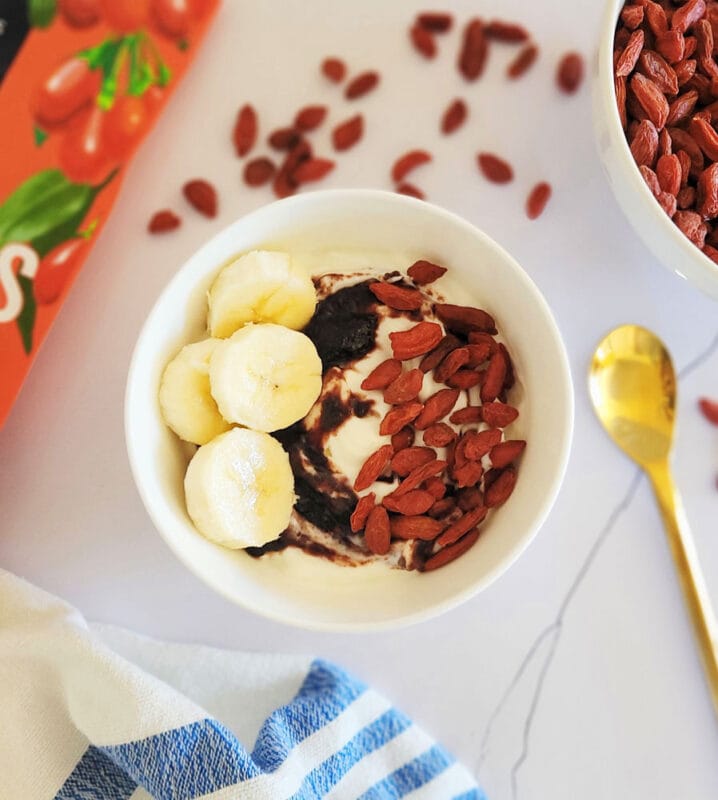 goji yogurt bowl