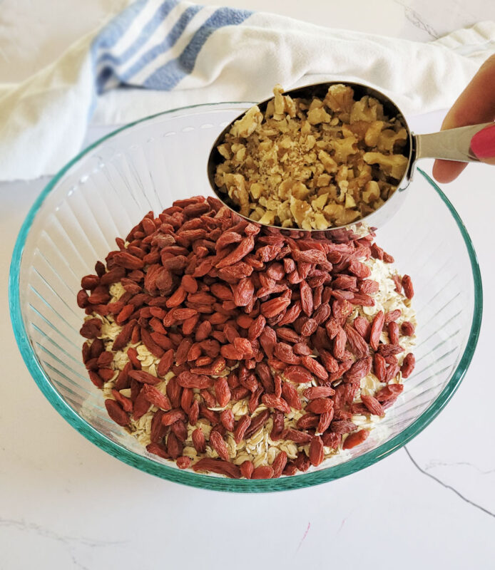 how to make chocolate goji berry granola