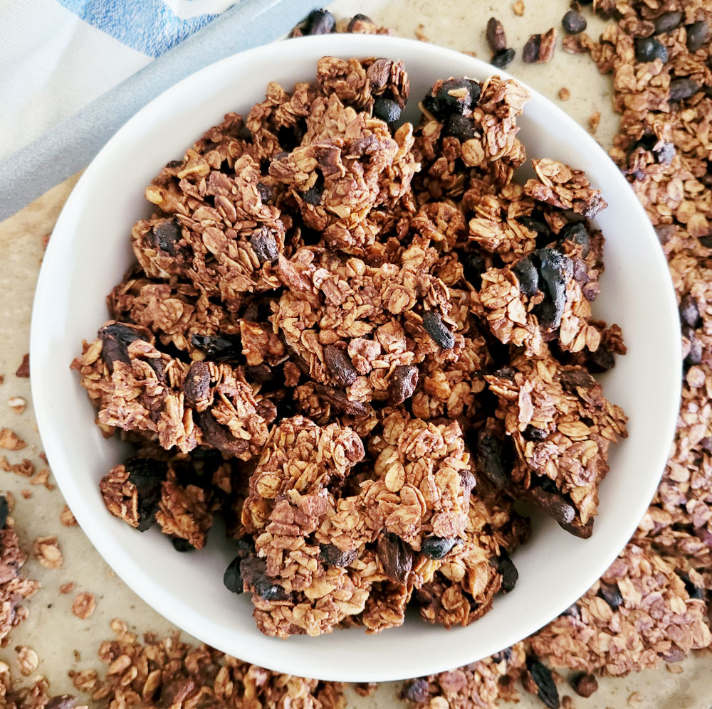 Chocolate Goji Berry Granola