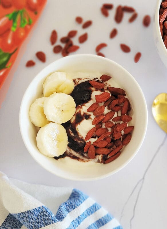 goji berry yogurt bowl recipe